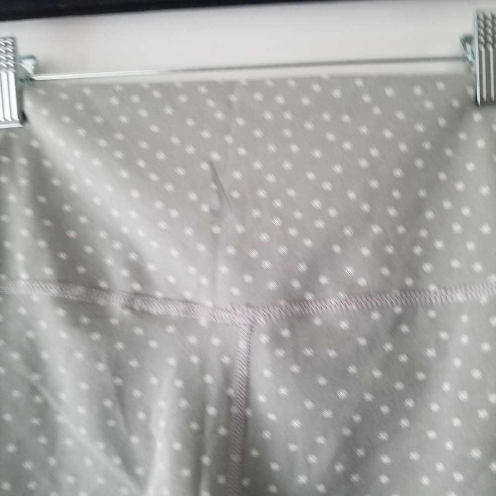 Nike women's yoga dots waist twist 7/8 leggings size M - Picture 5 of 5